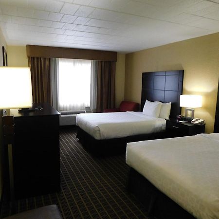 Quality Inn & Suites Morgantown - University Area Esterno foto