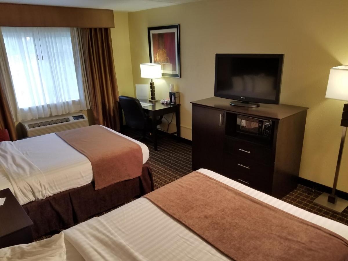 Quality Inn & Suites Morgantown - University Area Esterno foto