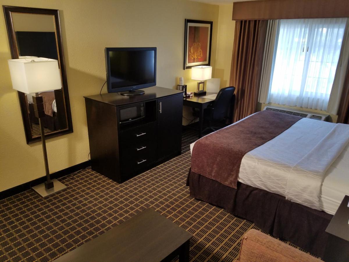 Quality Inn & Suites Morgantown - University Area Esterno foto