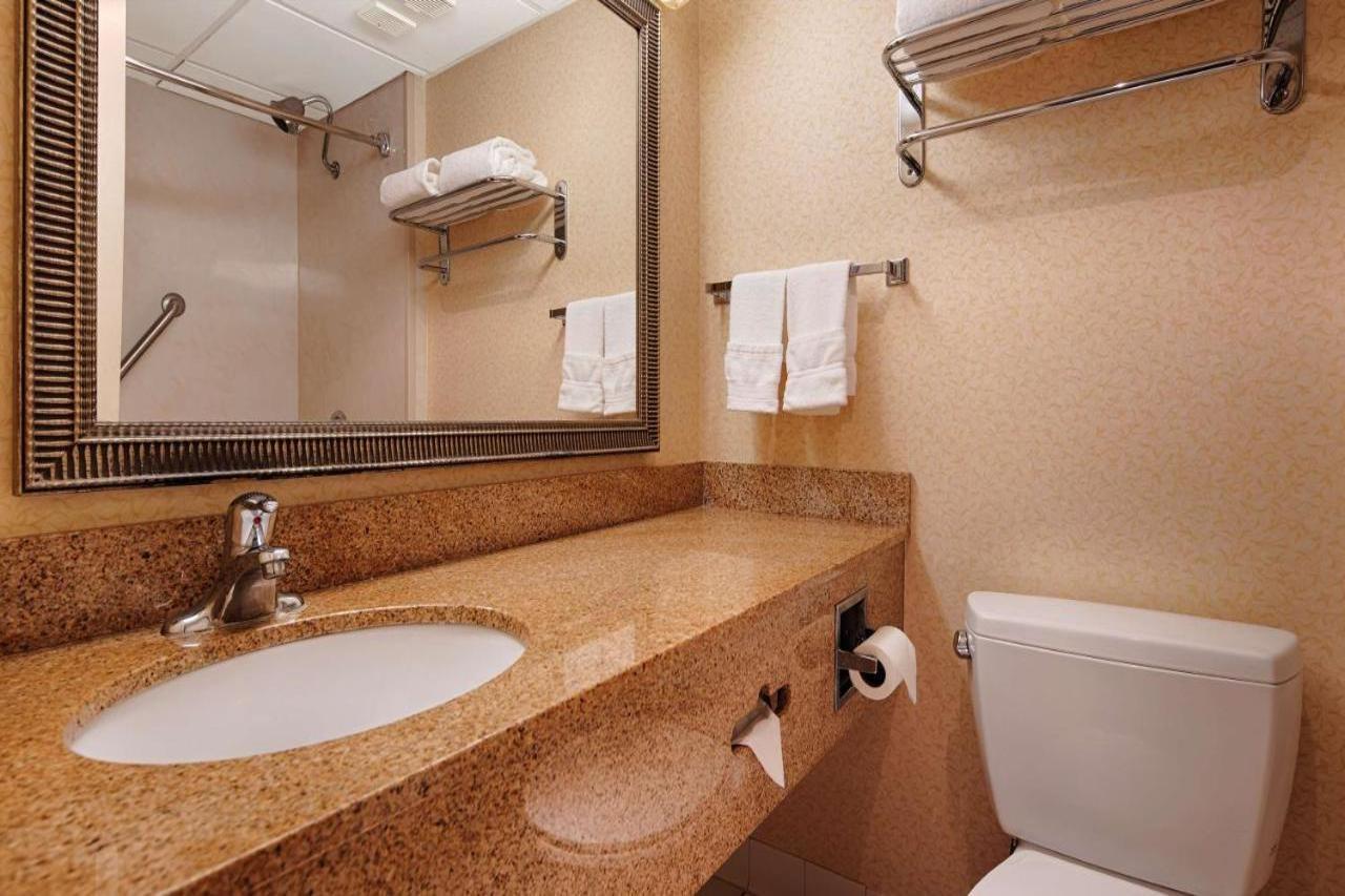 Quality Inn & Suites Morgantown - University Area Esterno foto