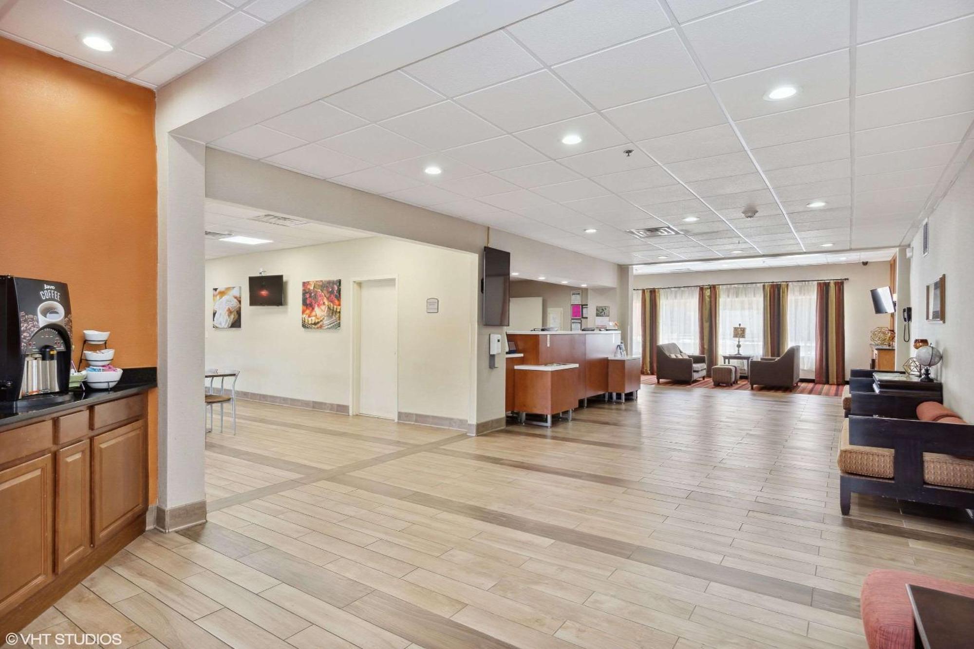 Quality Inn & Suites Morgantown - University Area Esterno foto