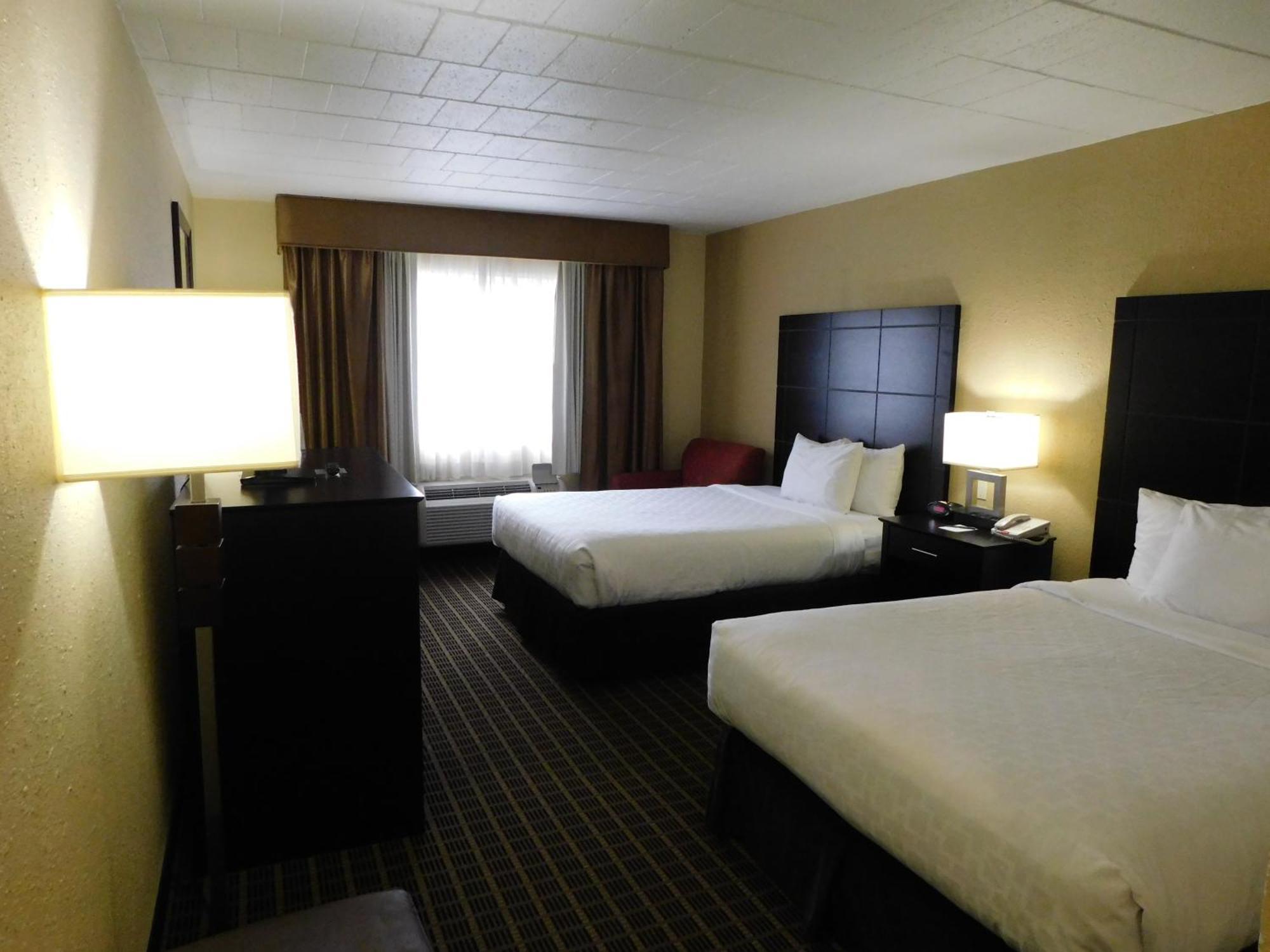 Quality Inn & Suites Morgantown - University Area Esterno foto