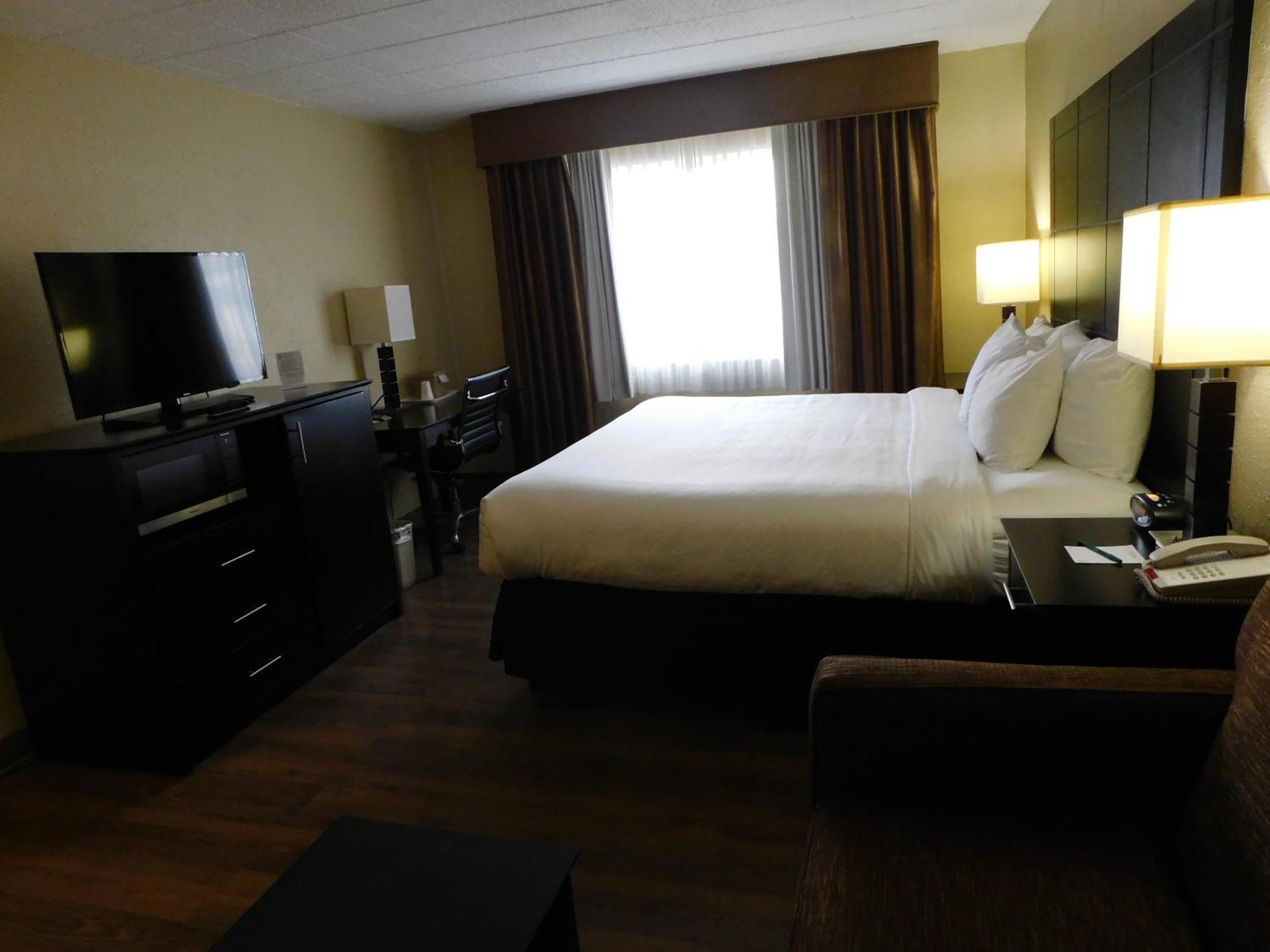 Quality Inn & Suites Morgantown - University Area Esterno foto