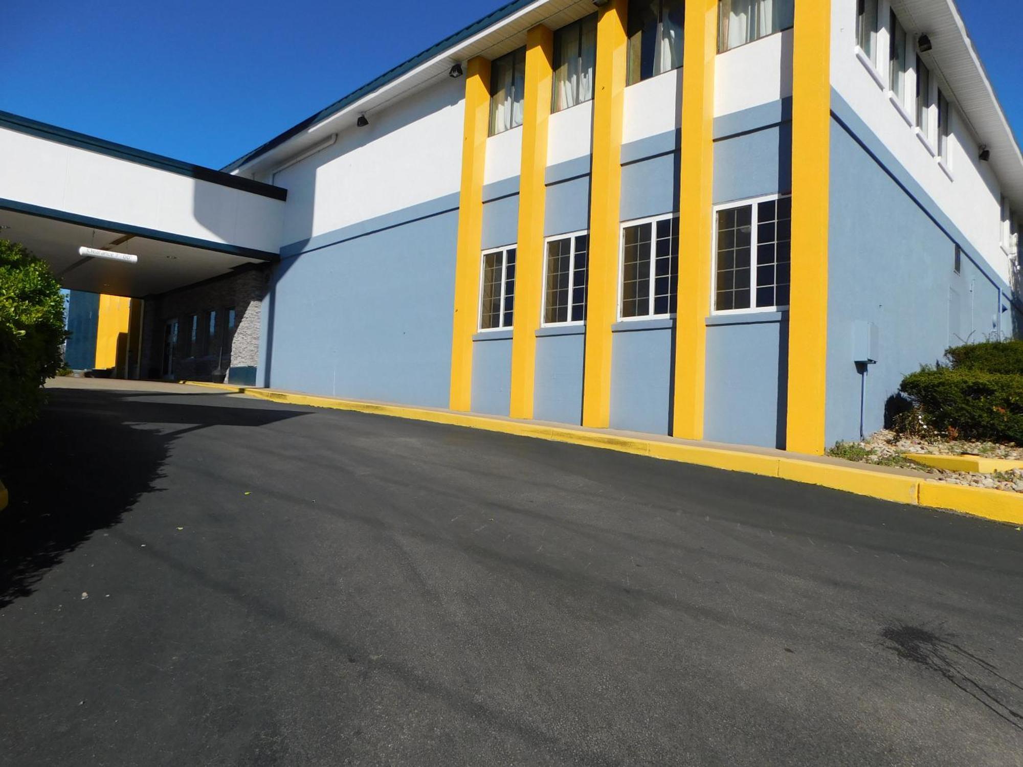 Quality Inn & Suites Morgantown - University Area Esterno foto