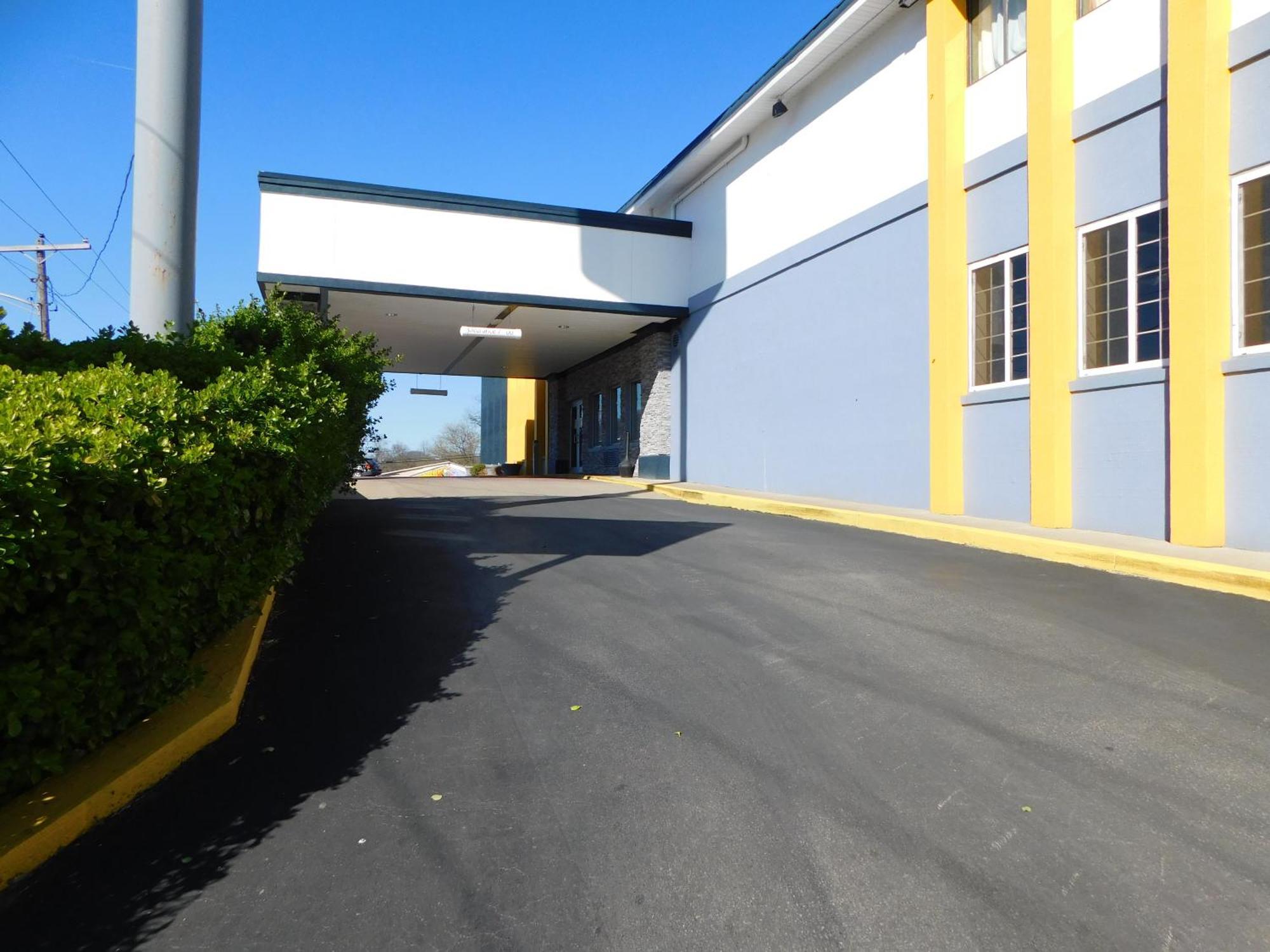Quality Inn & Suites Morgantown - University Area Esterno foto